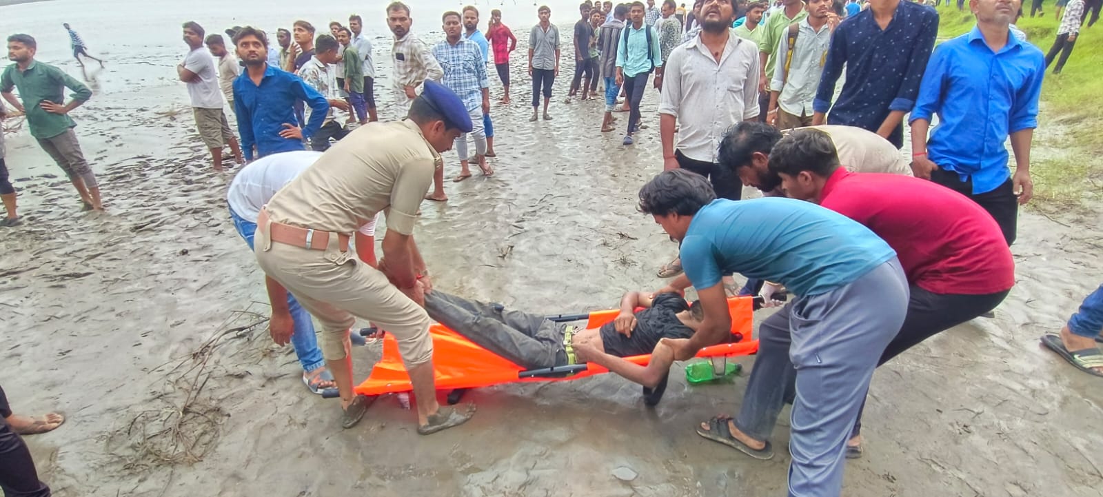 બ્રિજ દુર્ઘટના બાદ પાદરા  પોલીસની  કાબીલેદાદ  કામગીરી