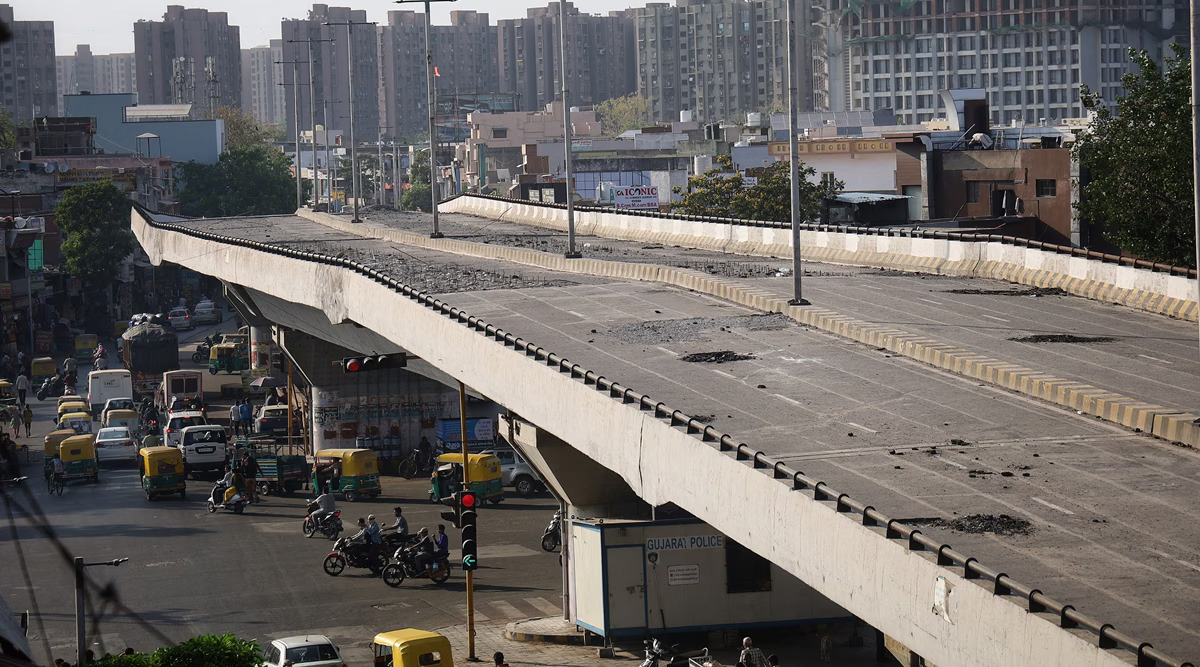 ભ્રષ્ટાચારનો બ્રિજ તોડવા પ્રજાના પૈસાનું પાણી કરશે AMC