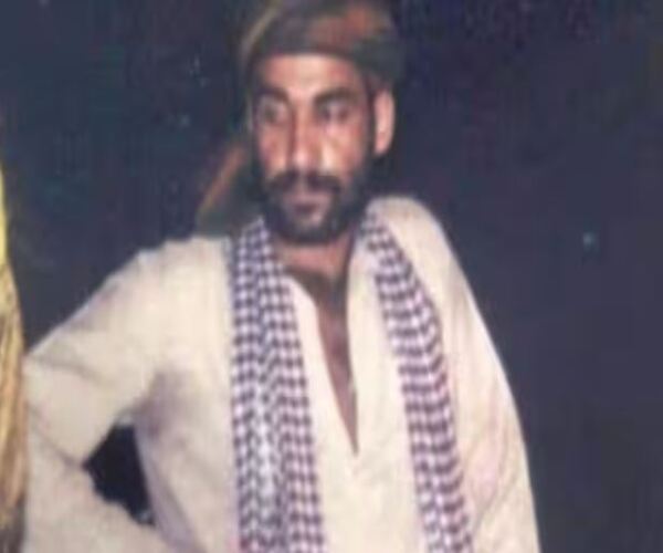 દિવસે હોટલમાં નોકરી, રાત્રે નાટકનું રિહર્સલ