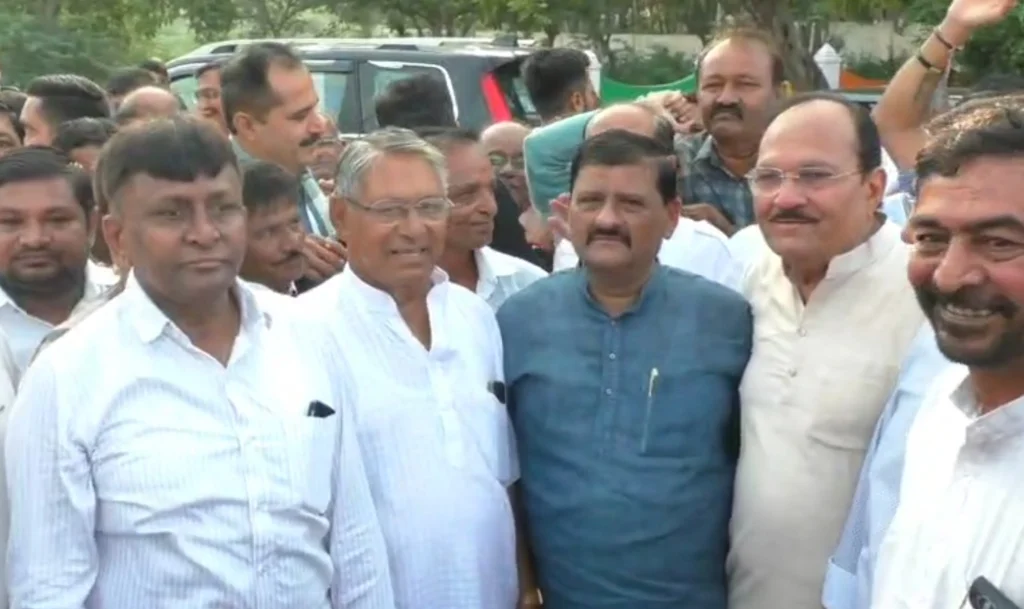 મોરબીના ધારાસભ્ય કાંતિ અમૃતિયાને મતદારોએ બતાવ્યો મિજાજ