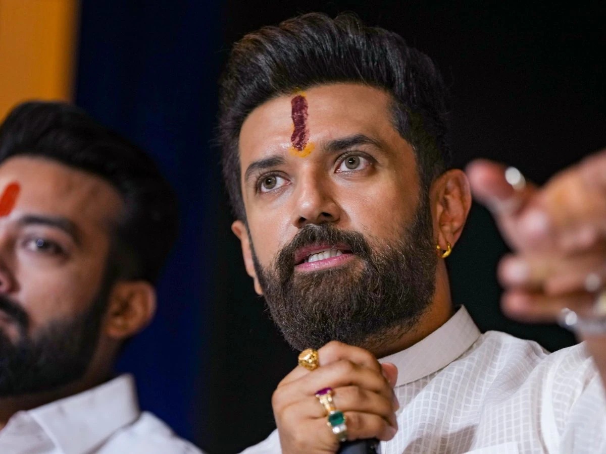 'મારા વિરોધીઓ મારા પર બોમ્બ ફેંકવાનું કાવતરું ઘડી રહ્યા છે',