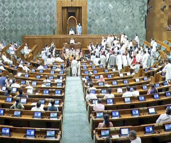 ટ્રંપના દાવા, ઓપરેશન સિંદૂર પર સદનમાં હોબાળો