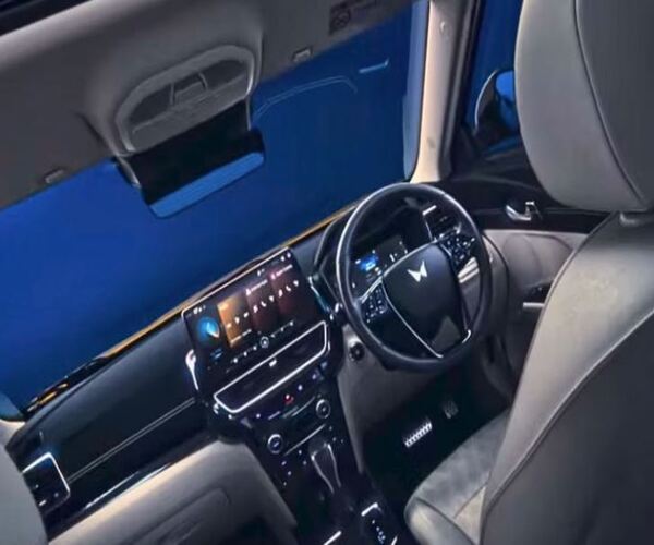 સસ્તી મળી રહી છે Mahindraની આ ગાડી