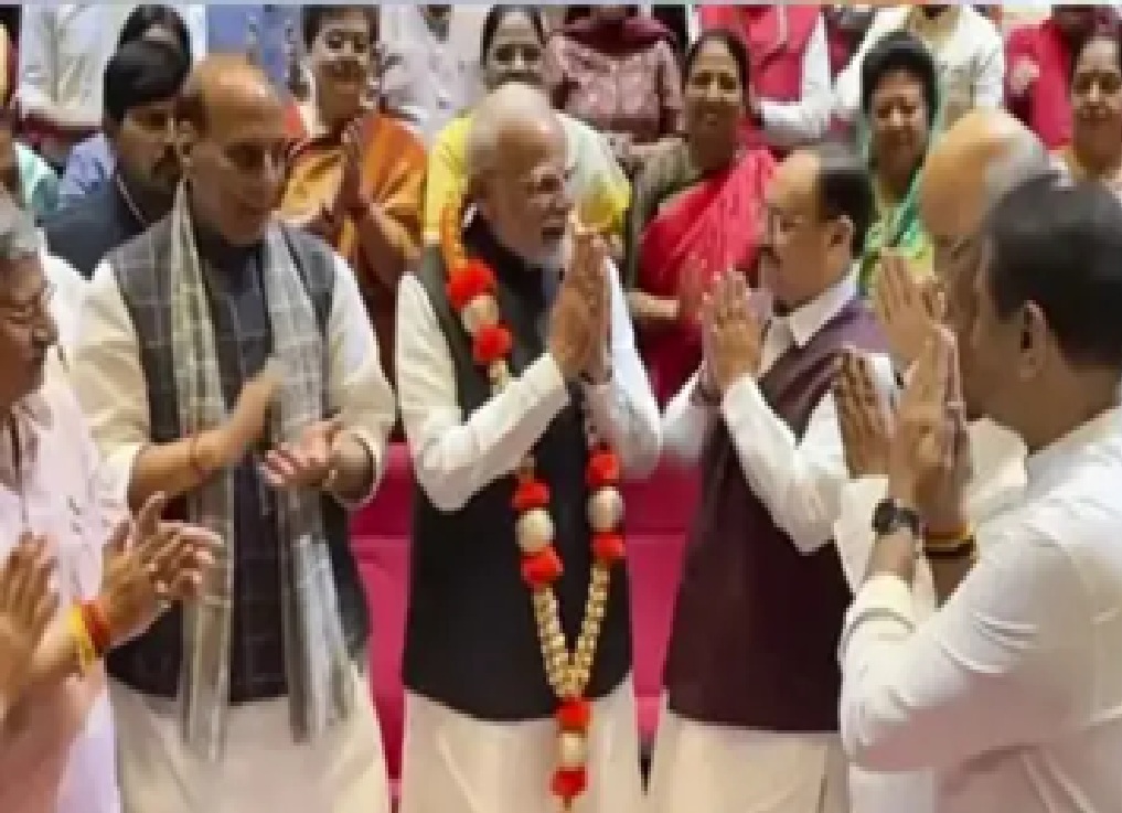 NDA સંસદીય દળની બેઠકમાં PM મોદીએ વિપક્ષ પર કર્યા પ્રહાર