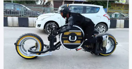 સુરતના ત્રણ વિદ્યાર્થીઓએ બનાવ્યું AI બાઇક 'ગરુડા'