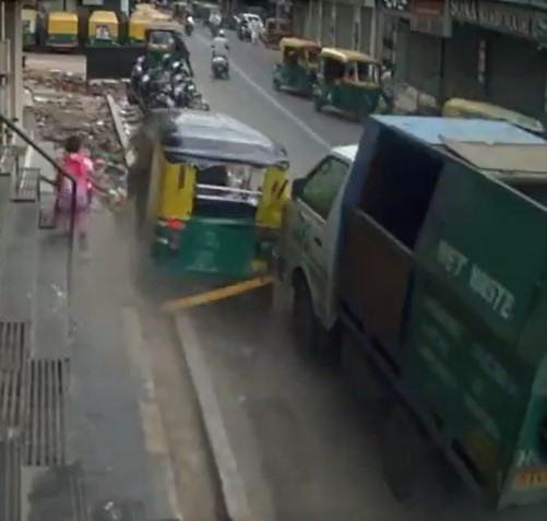 અમદાવાદ શહેરમાં કચરાની ગાડી બની યમદૂત!