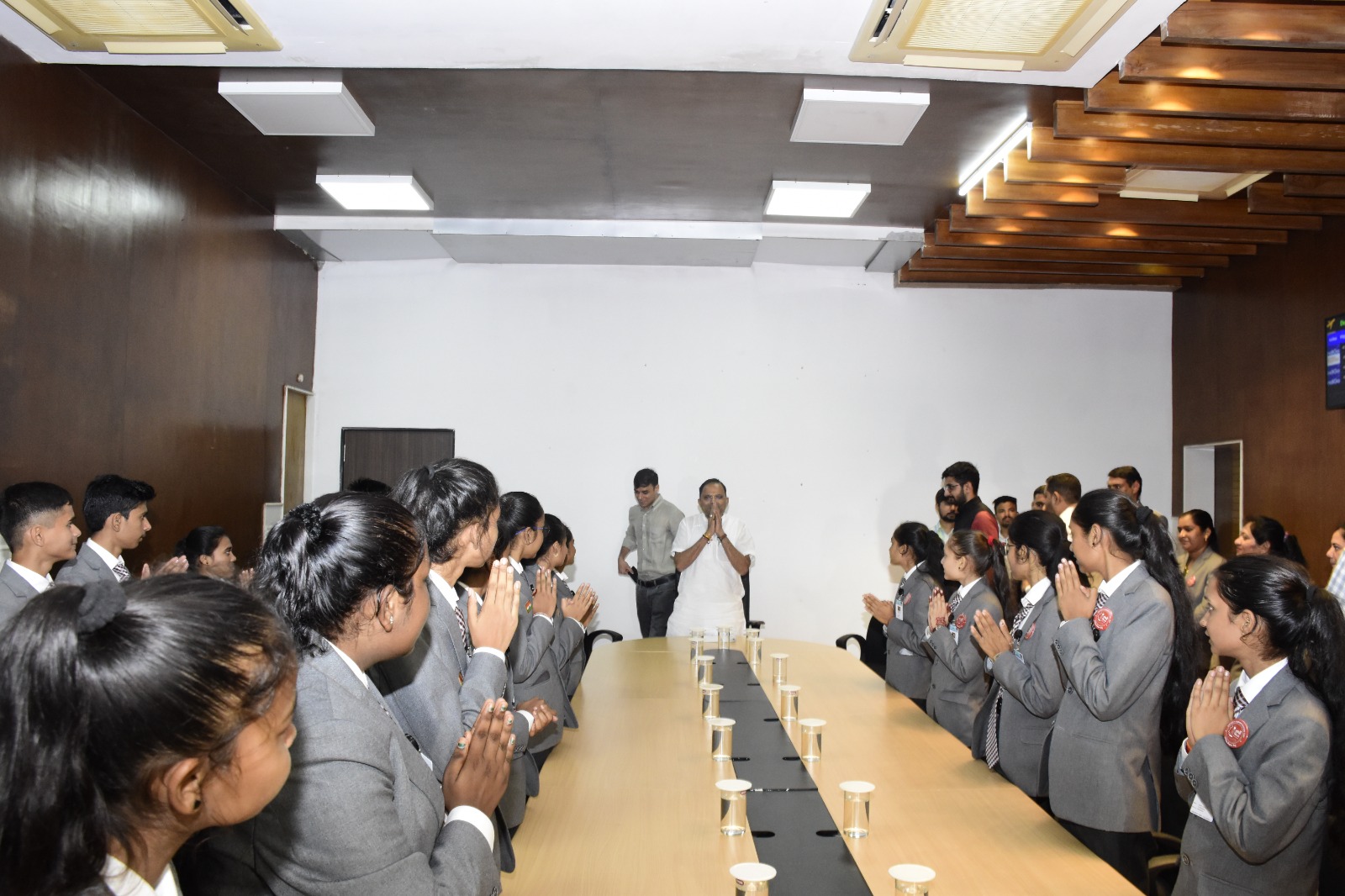 28 આદિવાસી બાળકો ઈસરોના પ્રવાસે