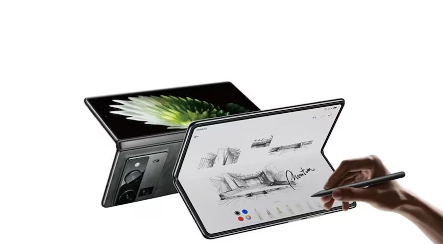 12GB રેમનો આ ફોલ્ડ ફોન માત્ર આટલામાં જ...