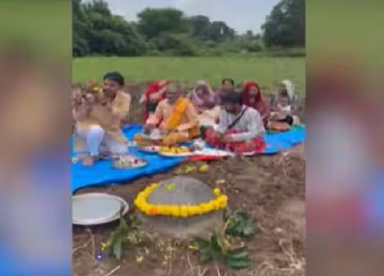 શ્રાવણના પવિત્ર માસમાં આ જિલ્લામાં પ્રગટ થયું સ્વયંભૂ શિવલિંગ!