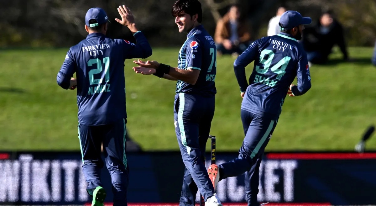 રન આઉટ થયા પછી પાકિસ્તાની ખેલાડી ભડક્યો