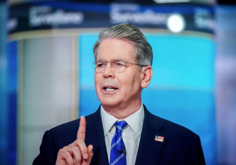 રશિયન તેલ ખરીદવા પર અમેરિકાએ કેમ ભારત પર લગાવ્યો 50 ટકા ટેરિફ?