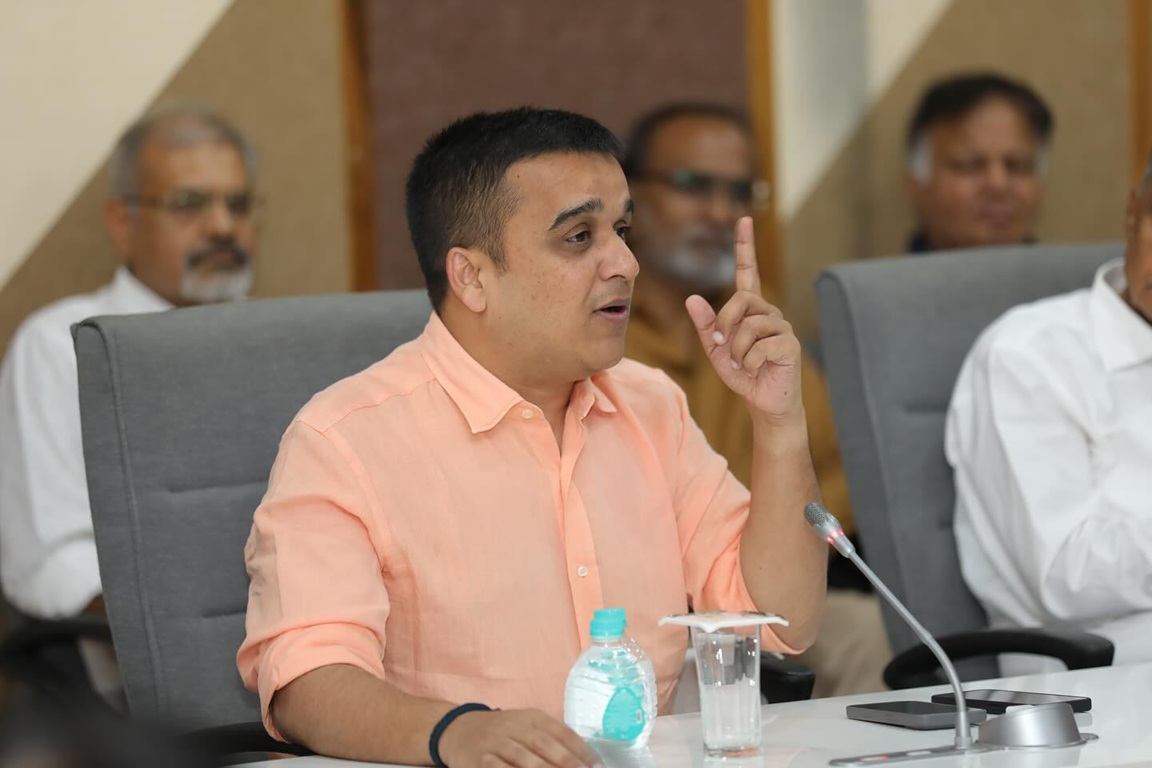 હર્ષ સંઘવી ફરી દિલ્હી પહોંચ્યા!