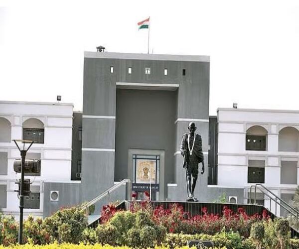 આંગણવાડી વર્કર્સની તરફેણમાં હાઈકોર્ટનો હુકમ