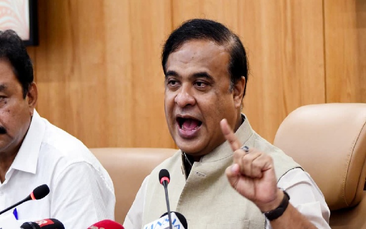 આસામમાં 18 વર્ષથી વધુ ઉંમરના લોકોના આધાર કાર્ડ બનાવવામાં નહીં આવે