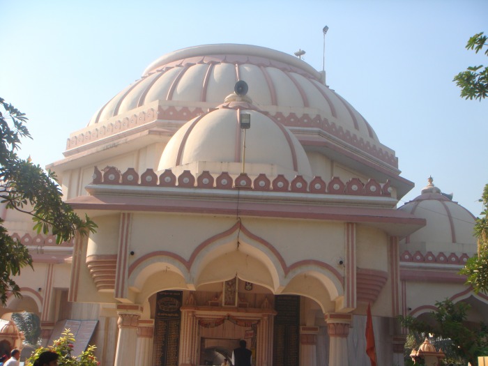 વિશ્વભરમાં ગુજરાતના આ મંદિરમાં સૂતેલી મુદ્રામાં વિરાજે છે શિવલિંગ!