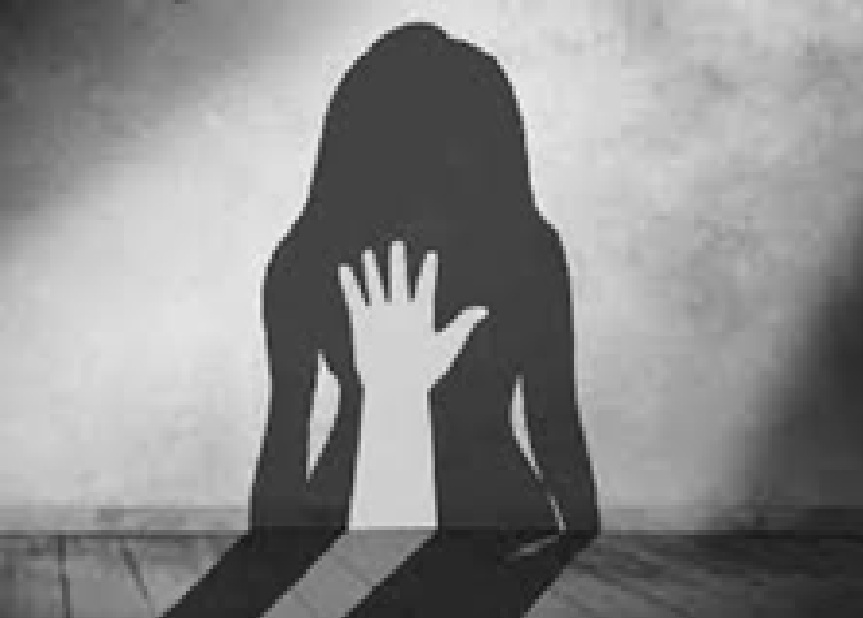 રીસેસના સમયે બાળાઓને રૂમમાં રોકીને કરતો બિભત્સ કૃત્ય!