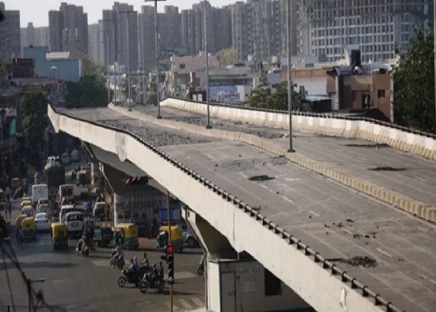 અમદાવાદના હાટકેશ્વર બ્રિજ તોડવાની કામગીરી શરૂ