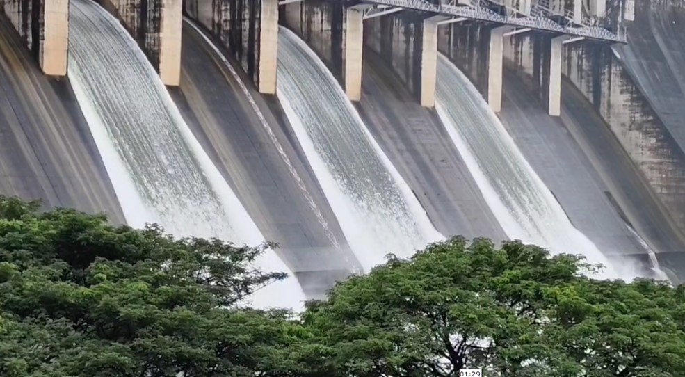 ગુજરાતની જીવાદોરી સમાન કરજણ ડેમ ઓવરફ્લો