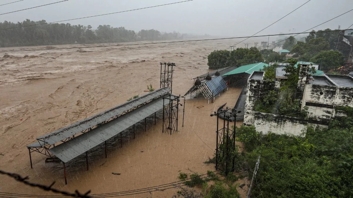 ખરાબ હવામાનને કારણે જમ્મુમાં સ્થિતિ વધુ વણસી,