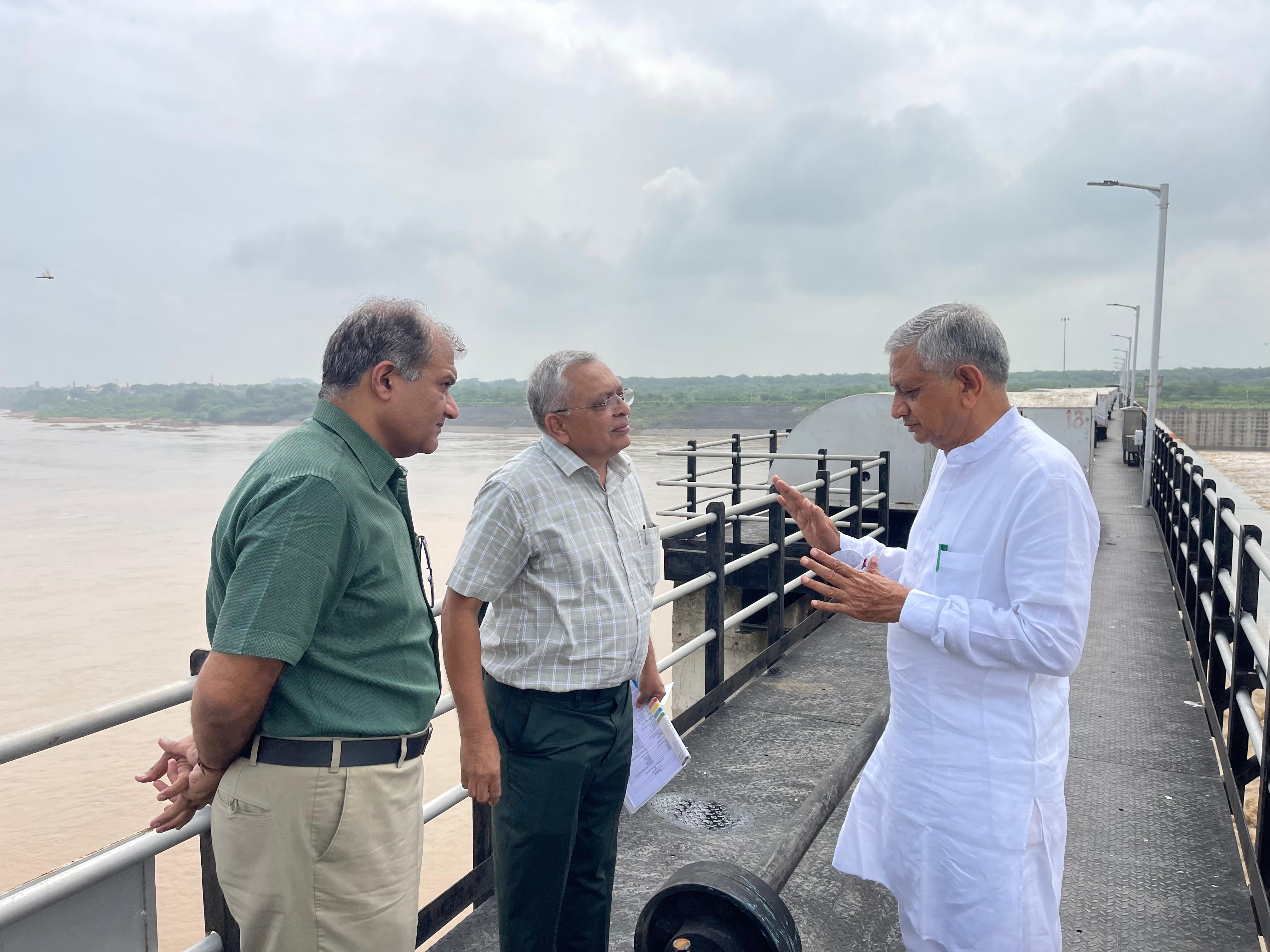 ધરોઈ ડેમમાં પાણીની આવકમાં વધારો થતા મંત્રીએ લીધી મુલાકાત