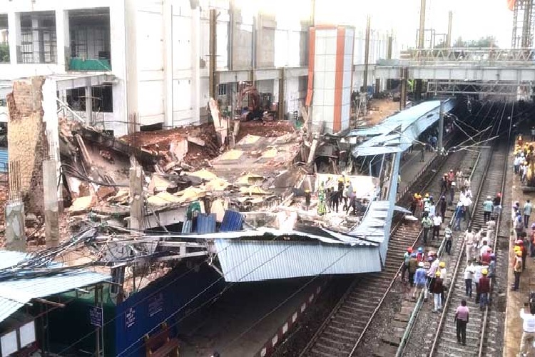 ઓડિશાના કટક રેલ્વે સ્ટેશન પર છત ધરાશાયી થતાં ટ્રેન સેવાઓ સ્થગિત