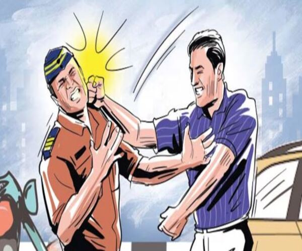 ઉલટા ચોર કોતવાલ કો ડાંટે?