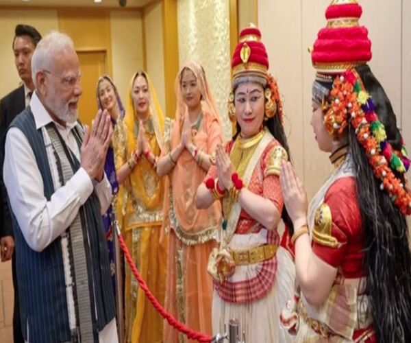 TOKYOમાં પીએમ મોદીનું ભાવભર્યું સ્વાગત