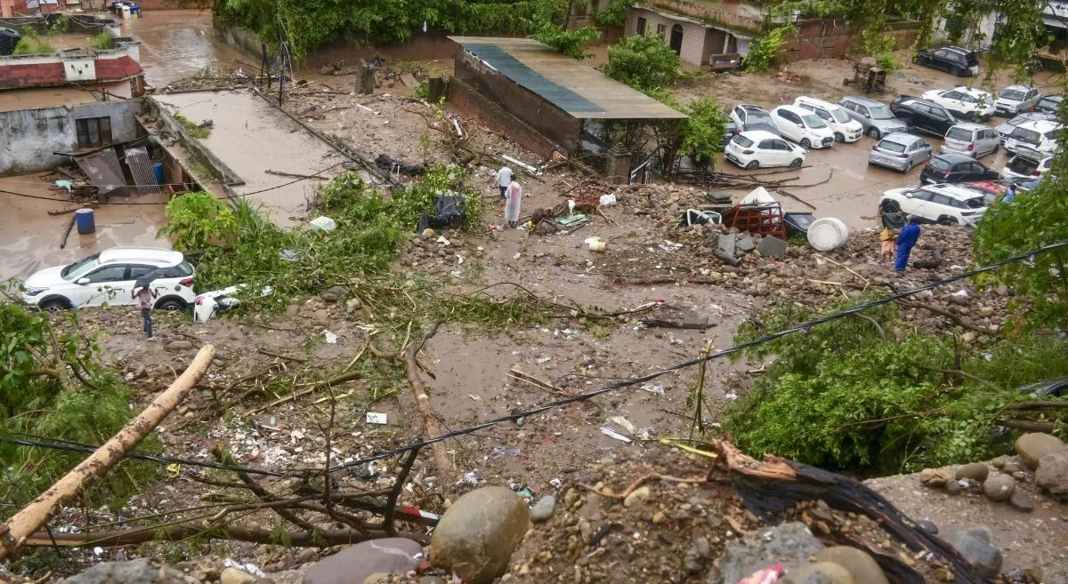 જમ્મુ-કાશ્મીરમાં ભારે વરસાદથી ભય