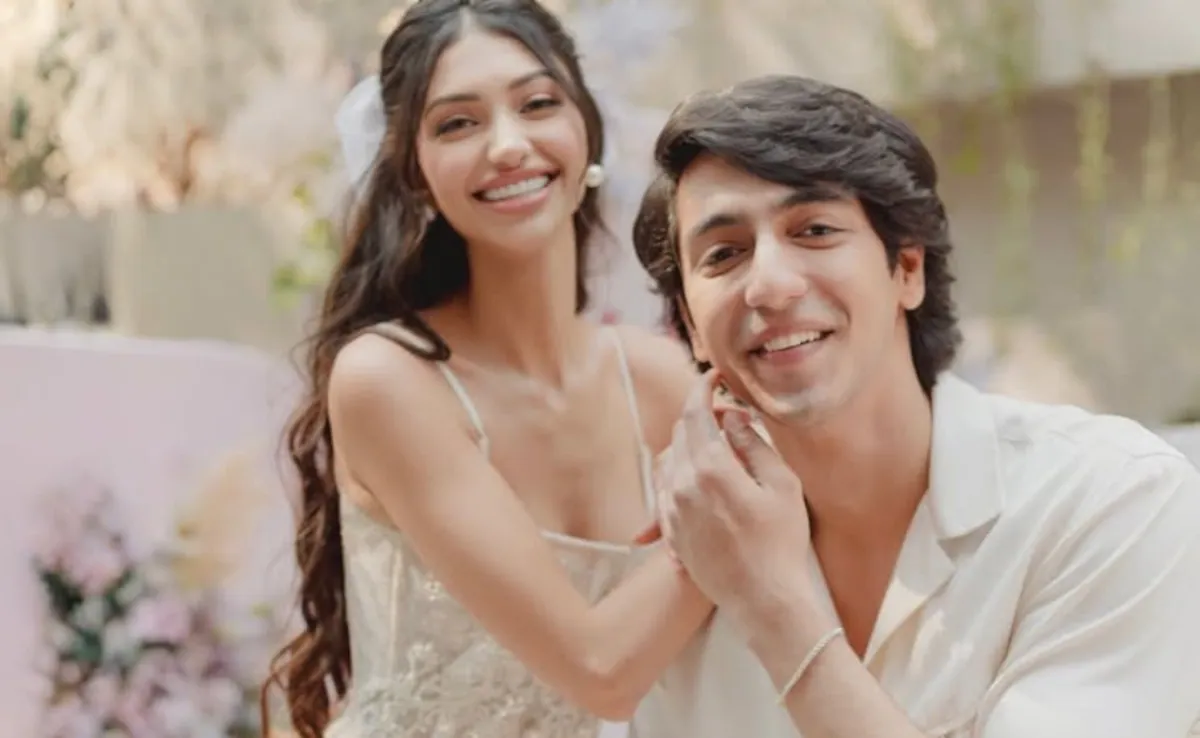 Ahaan Pandayનું અસલી નામ શું છે?