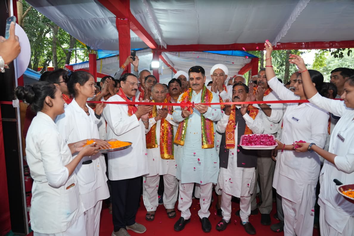 "આસ્થા તમારી વ્યવસ્થા અમારી" મંત્રની સાથે પદયાત્રીઓની સેવા