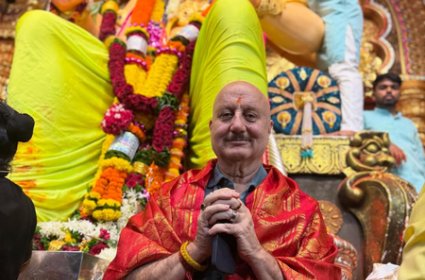 અનુપમ ખેરે લાલબાગચા રાજાના દર્શન કર્યા