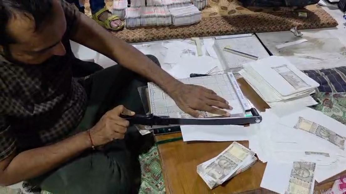 બનાસકાંઠામાં ભેજાબાજો પ્રિન્ટરમાં છાપતા હતા 500ની નોટો!