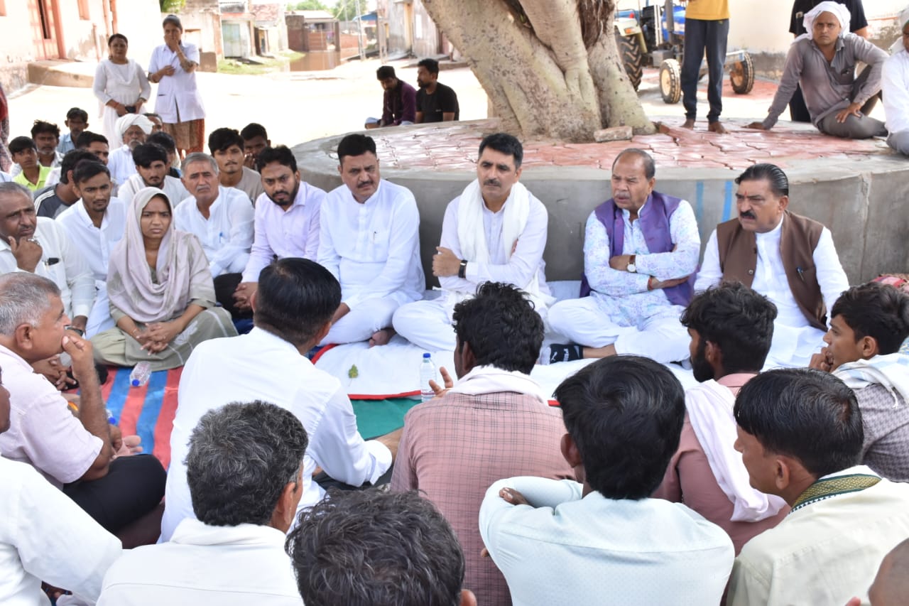 પૂર અસરગ્રસ્ત વિસ્તારમાં પહોંચ્યા શંકર ચૌધરી