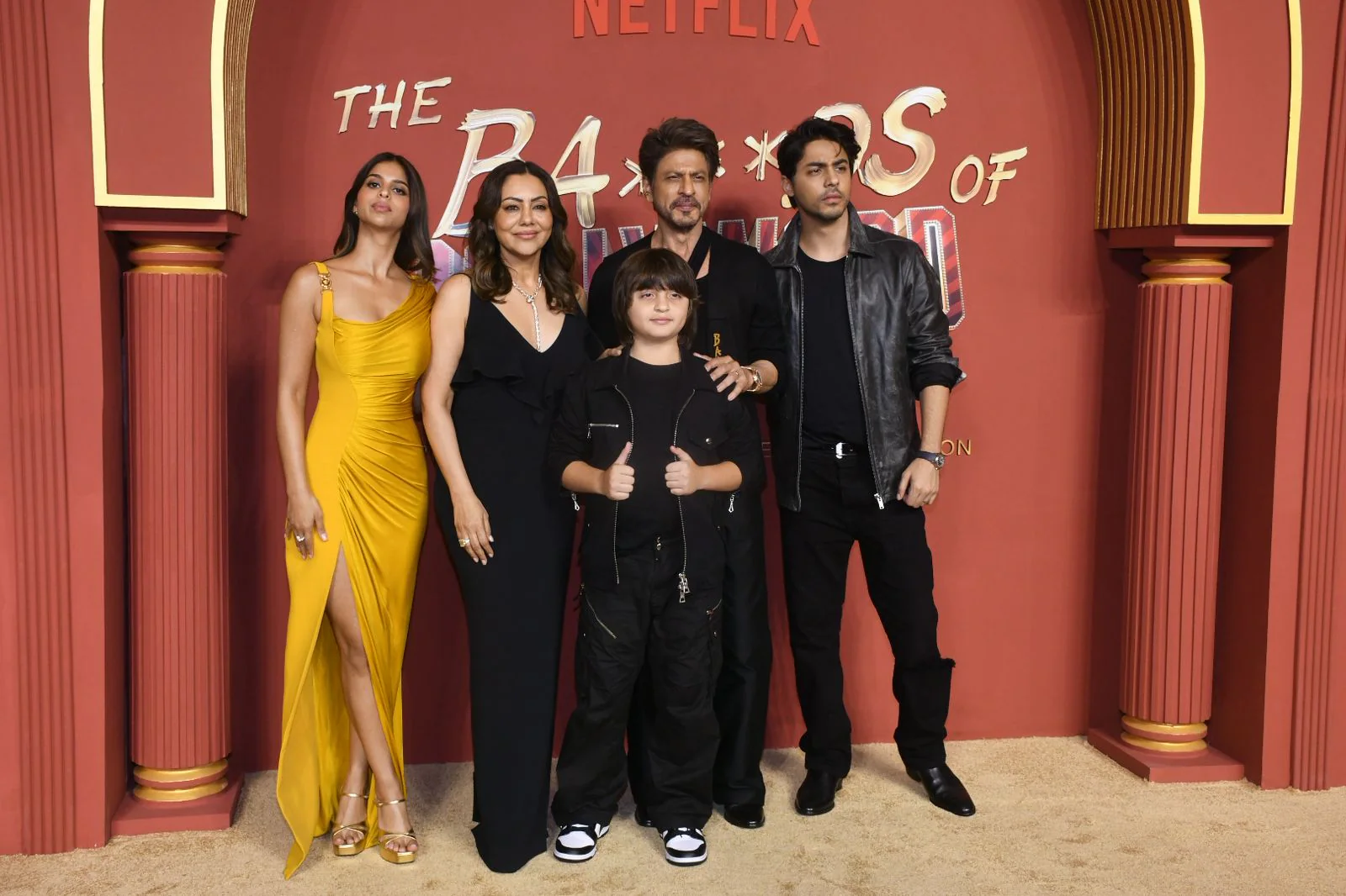 'Aaj zameen par utre kitne sitare hai'