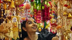 દિવાળી પર આ વસ્તુઓ ખરીદશો તો ખૂલશે ધનની તિજોરી