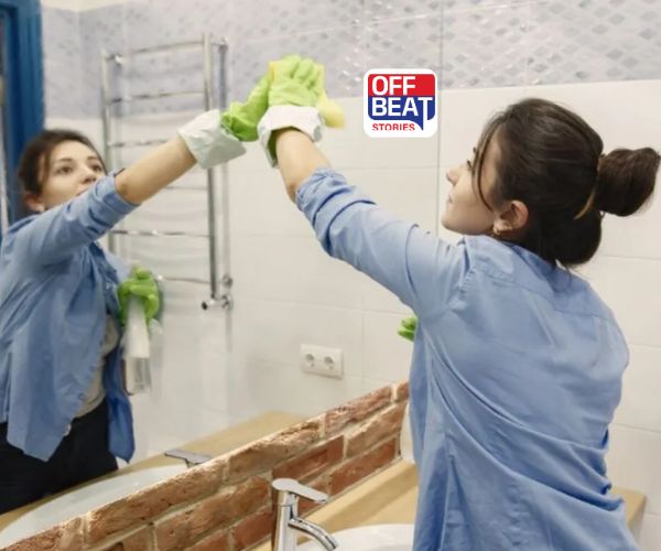 બાથરૂમના અરીસાને બનાવો ચમકદાર!