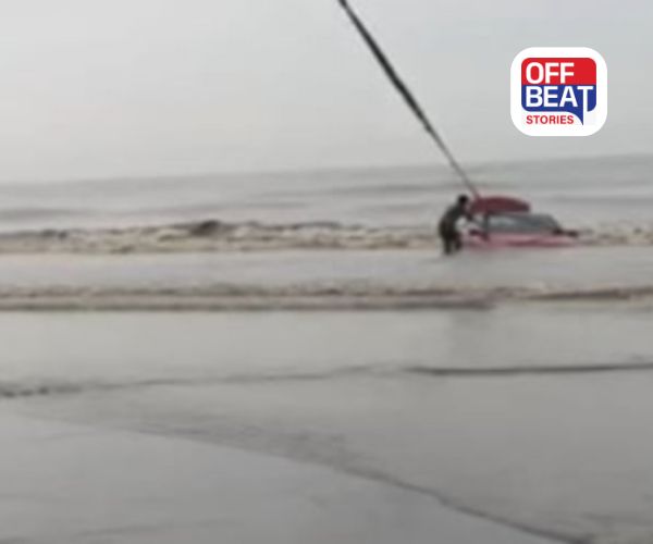 સુરત બીચ પર 50 લાખ રૂપિયાની કિંમતની કાર દરિયામાં ફેંકી!