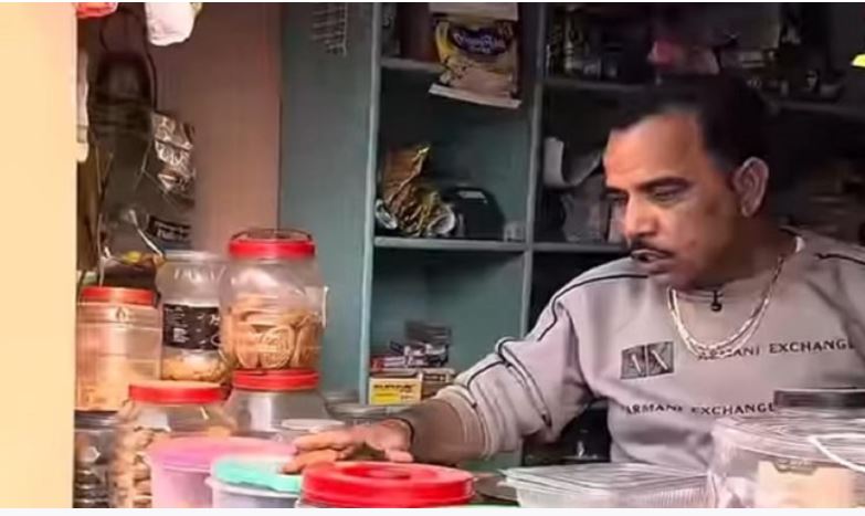 "10 રૂપિયે કા બિસ્કુટ કિતને કા હૈ જી"