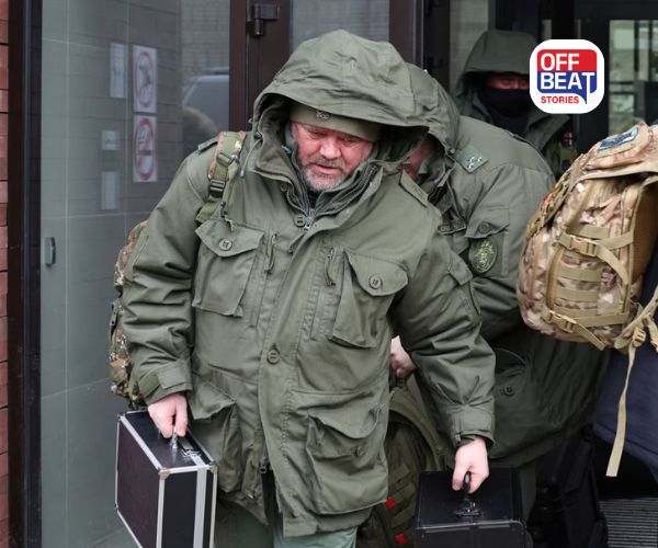 દિવાલ પર લોહીથી દોરેલું સ્વસ્તિક