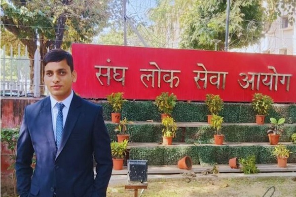 આંખોથી જોઈ ન શકતા રવિ રાજની UPSC માં સિદ્ધી