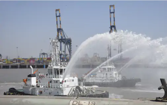 હજીરા પોર્ટ પર ‘ડ્રોન હુમલા’ની મોકડ્રિલ