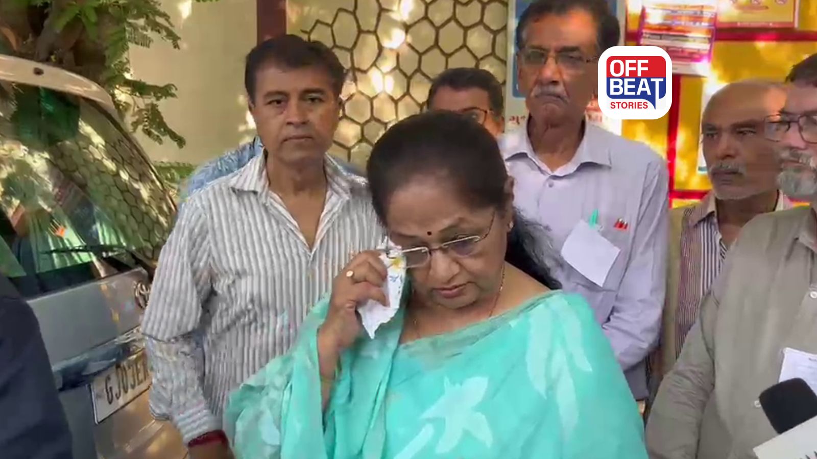 "પહેલી વખત એકલી મતદાન કરવા આવી છું"