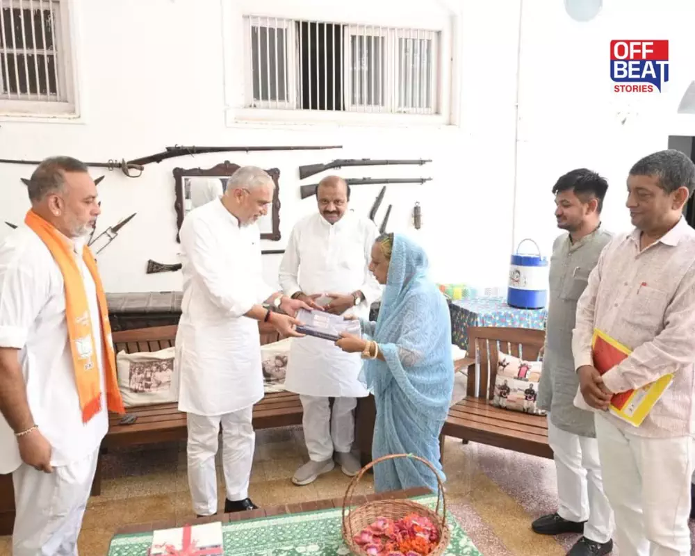 ભાજપા પ્રદેશ અધ્યક્ષે દેવગઢ બારિયાના રાજવી પરિવારની લીધી મુલાકાત