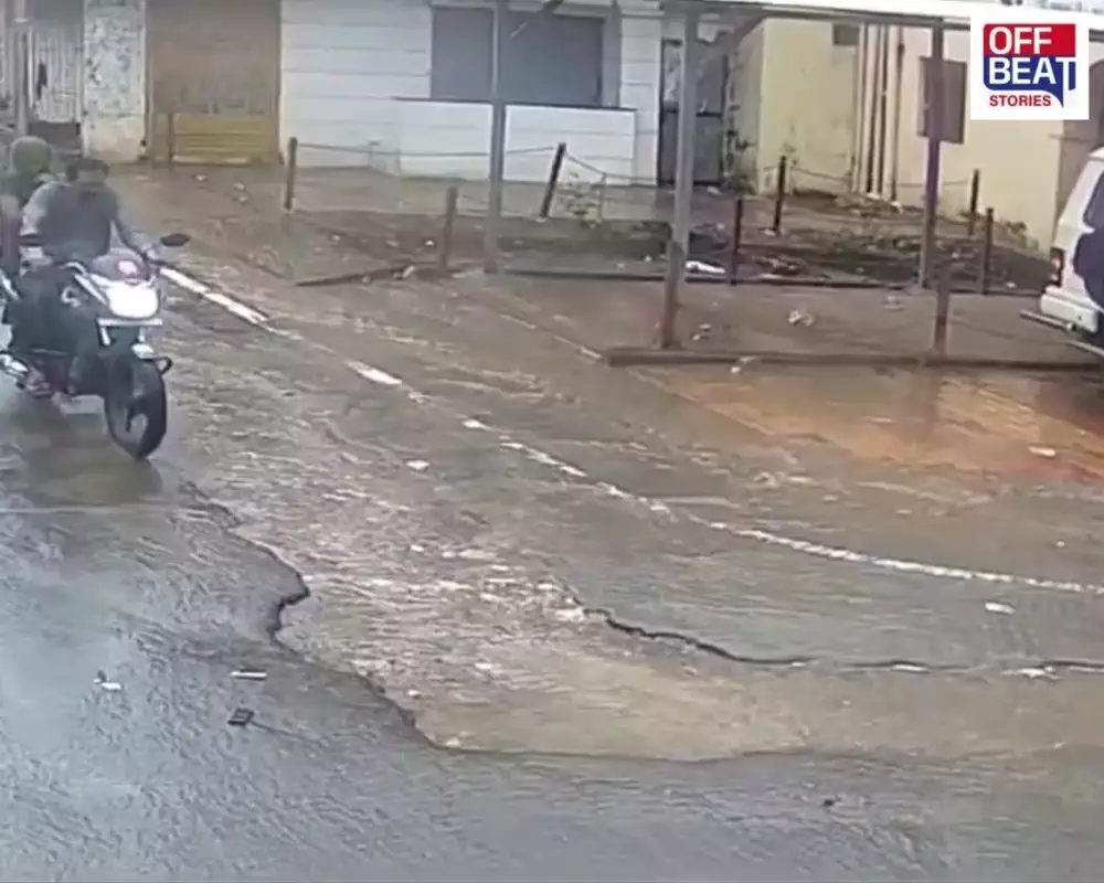 જૂનાગઢમાં રસ્તાનો ખાડો બન્યો મોતનો ખાડો?