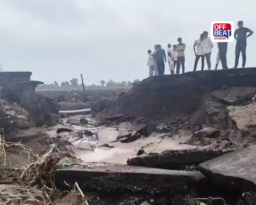 વરસાદે વેર્યો વિનાશ, હાઇવેના થયા બે ભાગ!