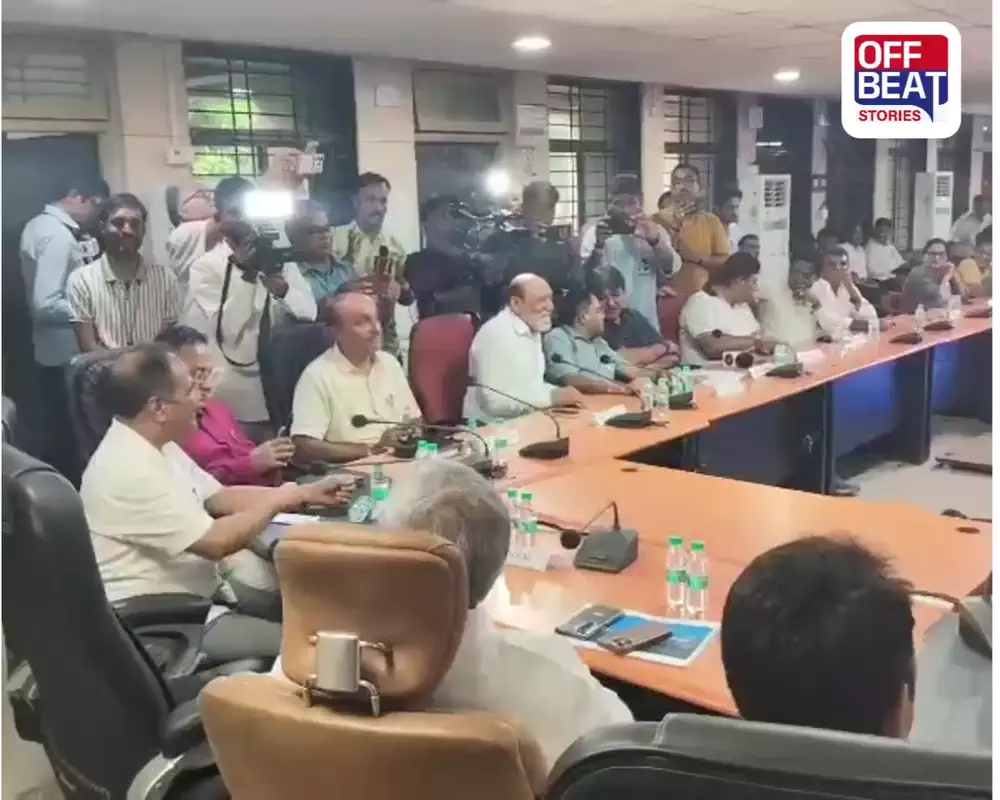 સુરત પૂરની વિકટ સ્થિતિ વચ્ચે સરકાર એક્શનમાં