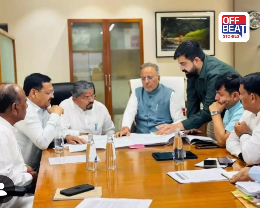 સાગબારા વિસ્તારના જંગલ જમીન મુદ્દે ગાંધીનગરમાં યોજાયેલી સમીક્ષા બેઠક