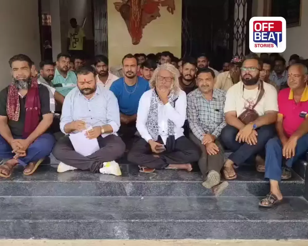 કચ્છના ભુજમાં શેરી ફેરીયાઓના ધરણાં