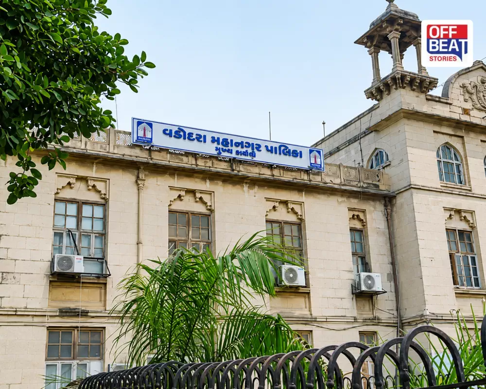 વડોદરાના બીલ વિસ્તારમાં રસ્તો ફરી ધસી પડ્યો