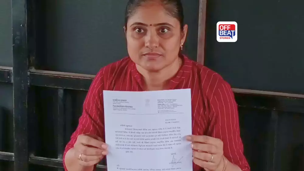 '₹2.5 લાખ ફી ભર્યા બાદ પણ ડોક્યુમેન્ટ્સ અટકાવ્યા'